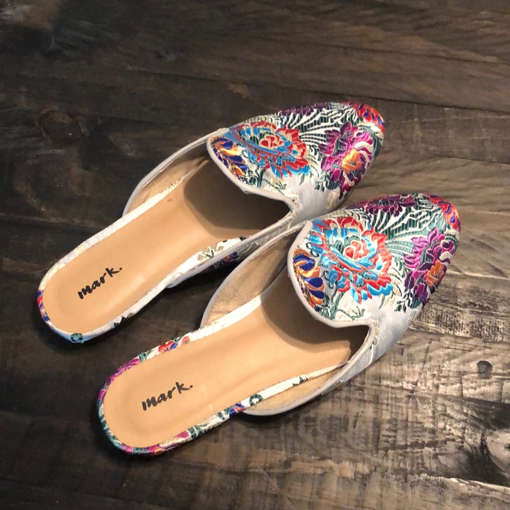 Mark Women’s Slides. Size 8